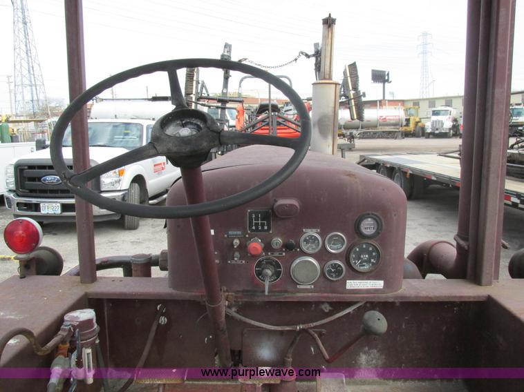 image for item H7694 Schramm 160 pneumatractor