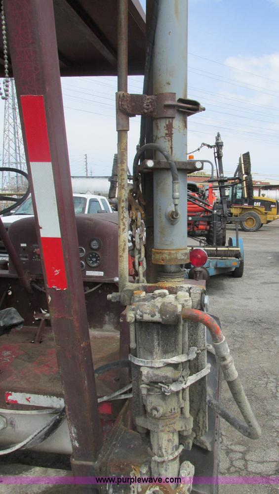 image for item H7694 Schramm 160 pneumatractor