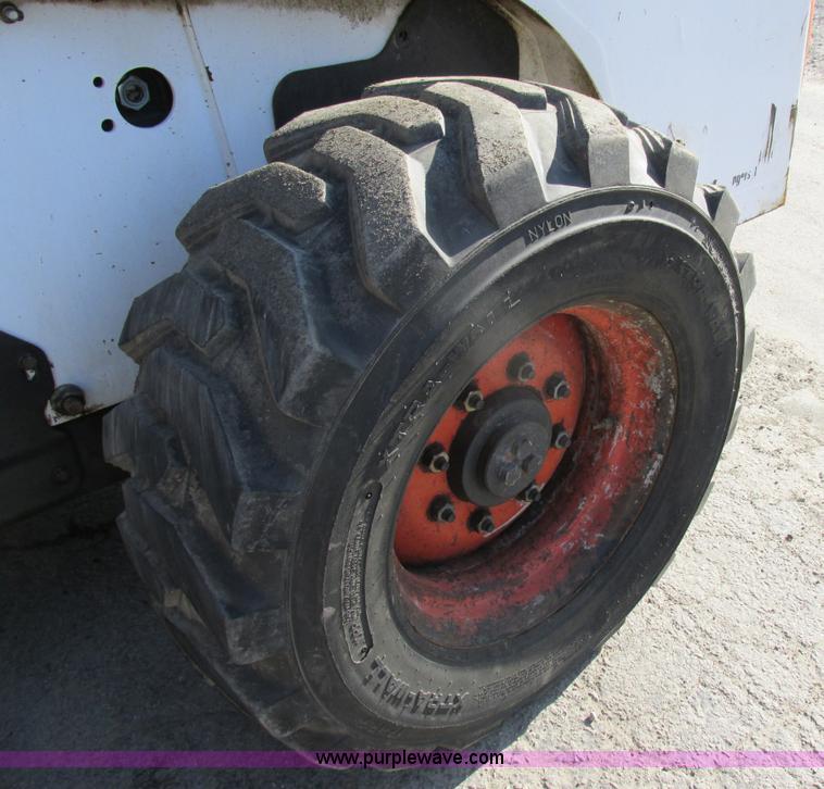 image for item H7696 2007 Bobcat S300 skid steer