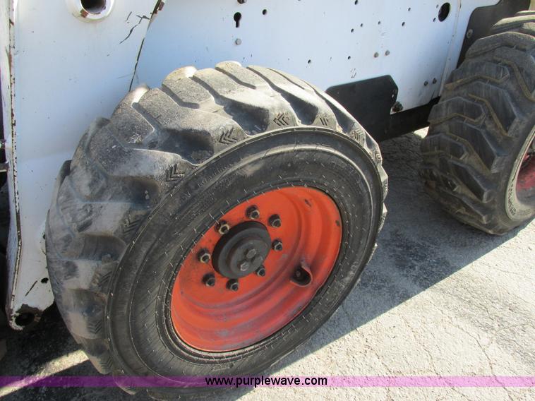 image for item H7696 2007 Bobcat S300 skid steer