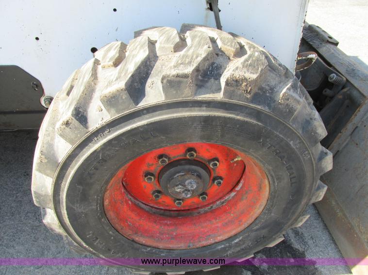 image for item H7696 2007 Bobcat S300 skid steer