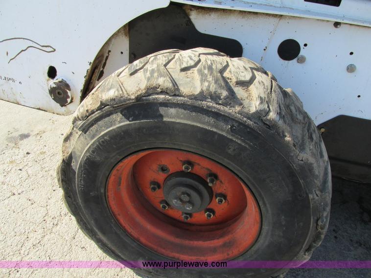 image for item H7696 2007 Bobcat S300 skid steer