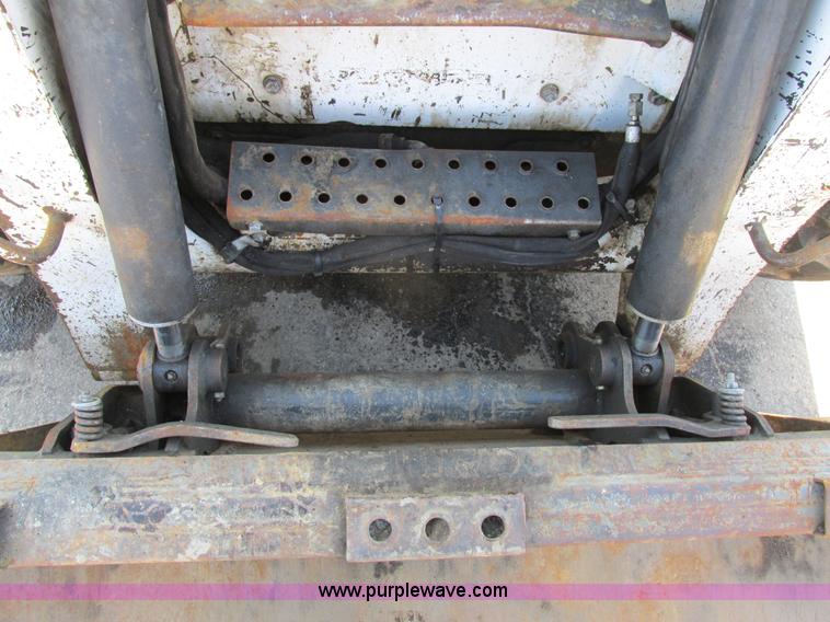 image for item H7696 2007 Bobcat S300 skid steer