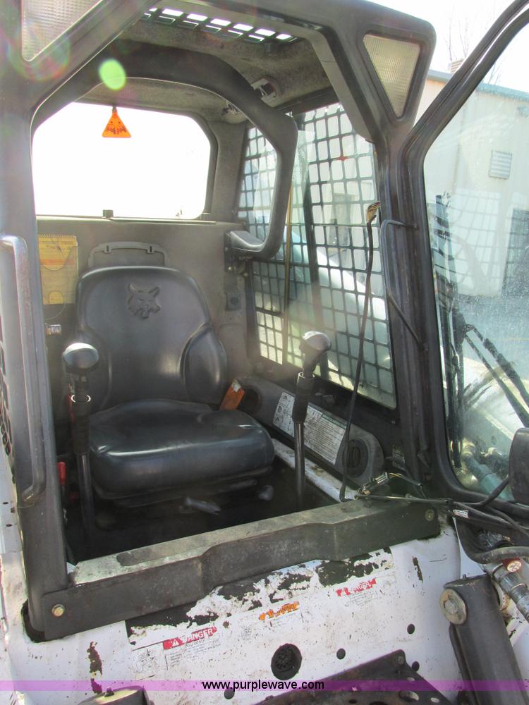 image for item H7696 2007 Bobcat S300 skid steer
