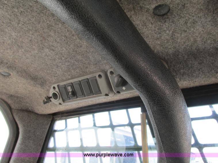 image for item H7696 2007 Bobcat S300 skid steer