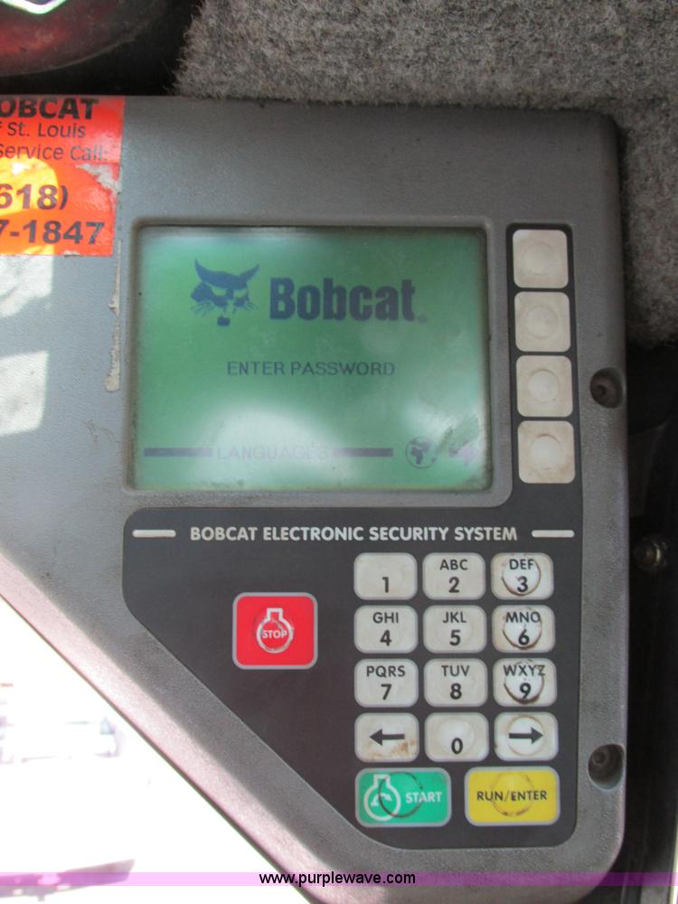 image for item H7696 2007 Bobcat S300 skid steer