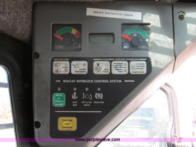 image for item H7696 2007 Bobcat S300 skid steer