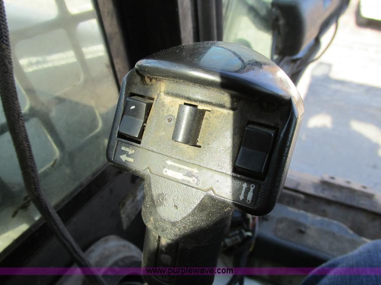 image for item H7696 2007 Bobcat S300 skid steer