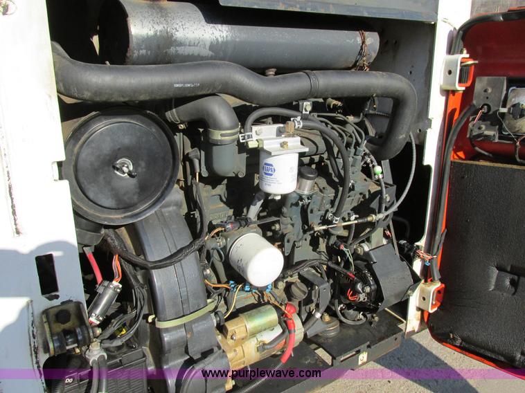 image for item H7696 2007 Bobcat S300 skid steer