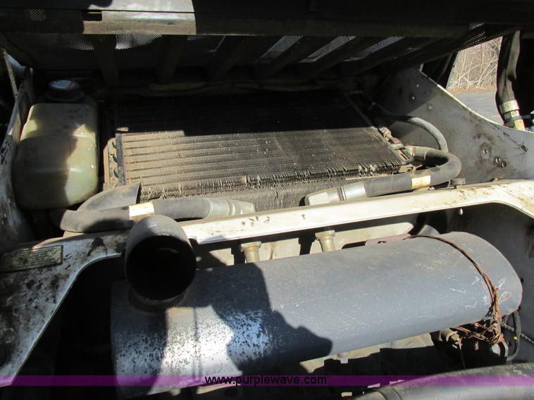 image for item H7696 2007 Bobcat S300 skid steer