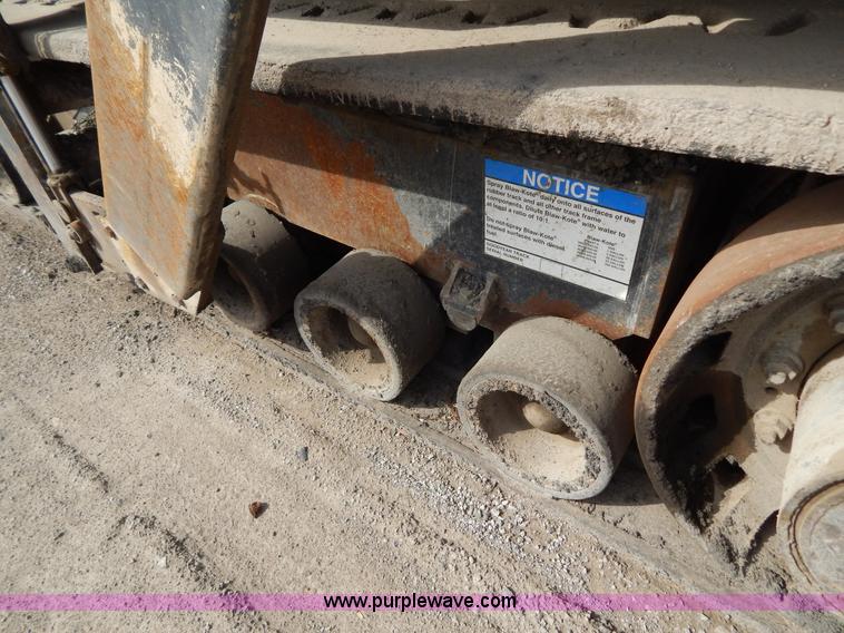 image for item I1026 2005 Blaw-Knox PF-5510 asphalt paver
