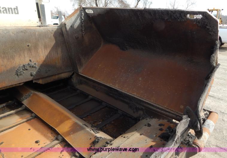 image for item I1026 2005 Blaw-Knox PF-5510 asphalt paver