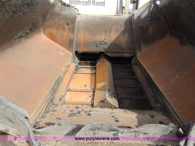 image for item I1026 2005 Blaw-Knox PF-5510 asphalt paver