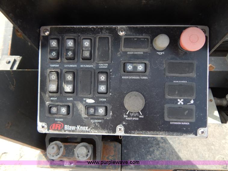 image for item I1026 2005 Blaw-Knox PF-5510 asphalt paver