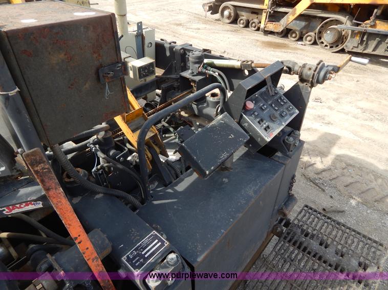 image for item I1026 2005 Blaw-Knox PF-5510 asphalt paver