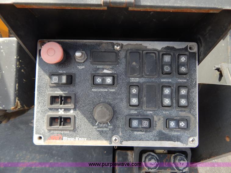 image for item I1026 2005 Blaw-Knox PF-5510 asphalt paver