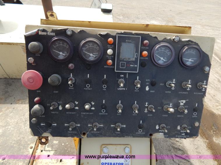 image for item I1026 2005 Blaw-Knox PF-5510 asphalt paver