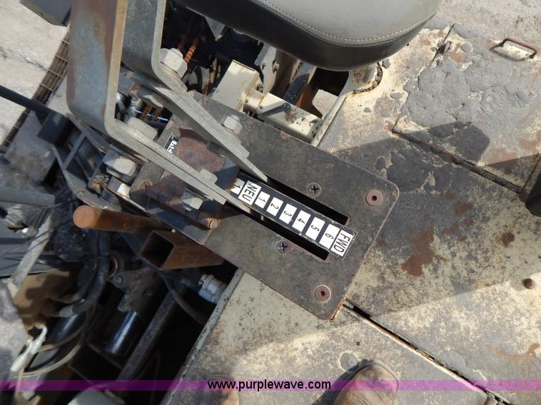 image for item I1026 2005 Blaw-Knox PF-5510 asphalt paver