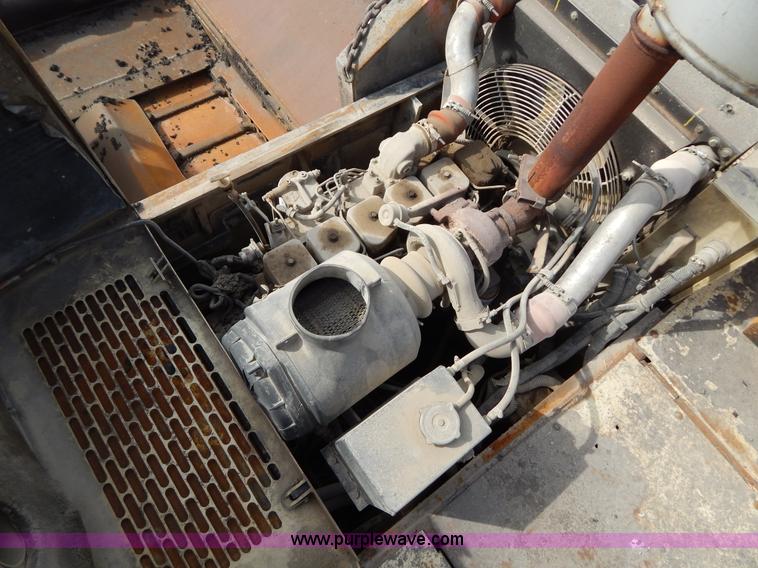 image for item I1026 2005 Blaw-Knox PF-5510 asphalt paver