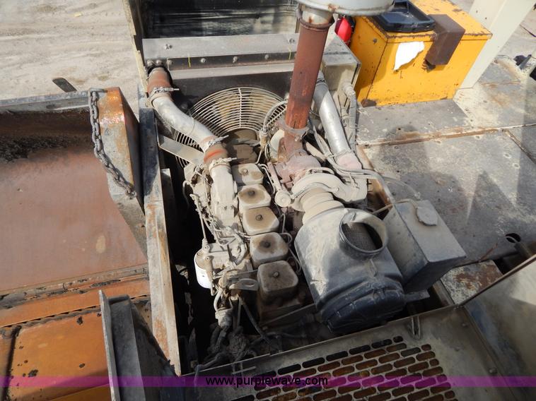 image for item I1026 2005 Blaw-Knox PF-5510 asphalt paver