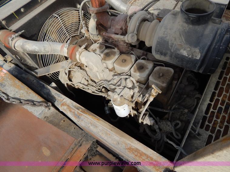 image for item I1026 2005 Blaw-Knox PF-5510 asphalt paver