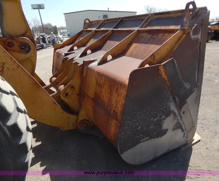 image for item I1028 1985 Caterpillar 980C wheel loader