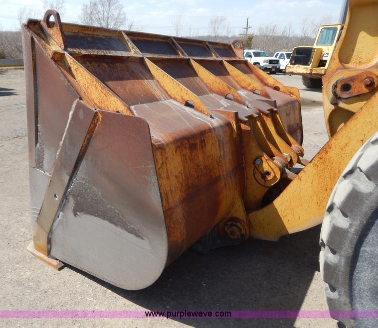 image for item I1028 1985 Caterpillar 980C wheel loader