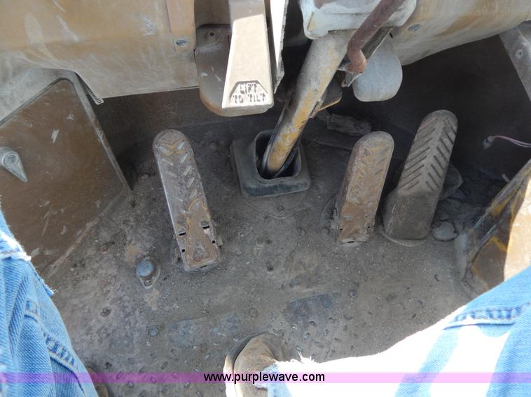 image for item I1028 1985 Caterpillar 980C wheel loader