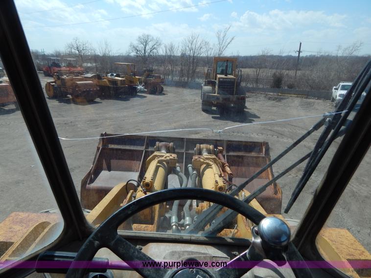 image for item I1028 1985 Caterpillar 980C wheel loader