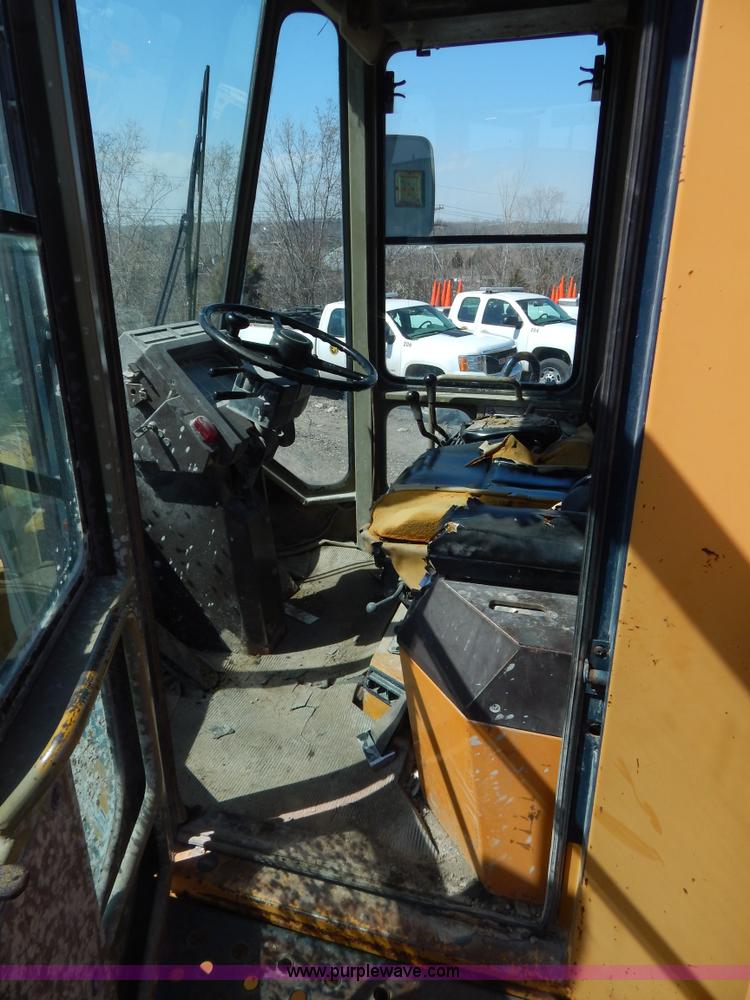 image for item I1033 1986 Komatsu WA450-1 wheel loader