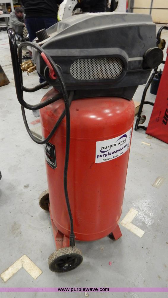 image for item I1035 Husky 26 gallon air compressor