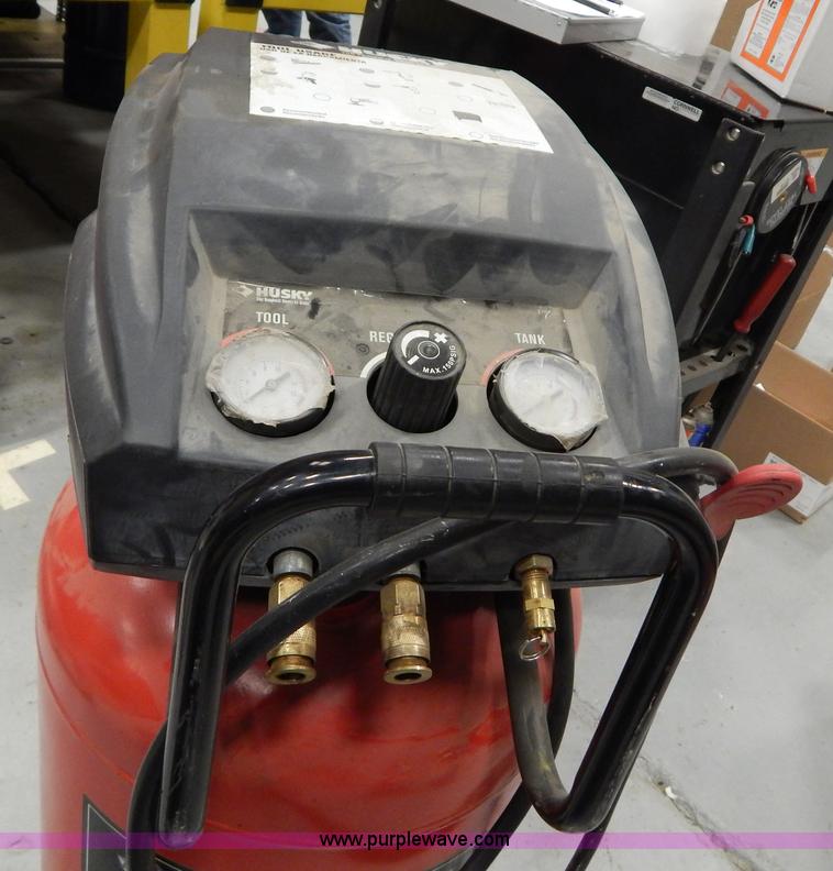image for item I1035 Husky 26 gallon air compressor