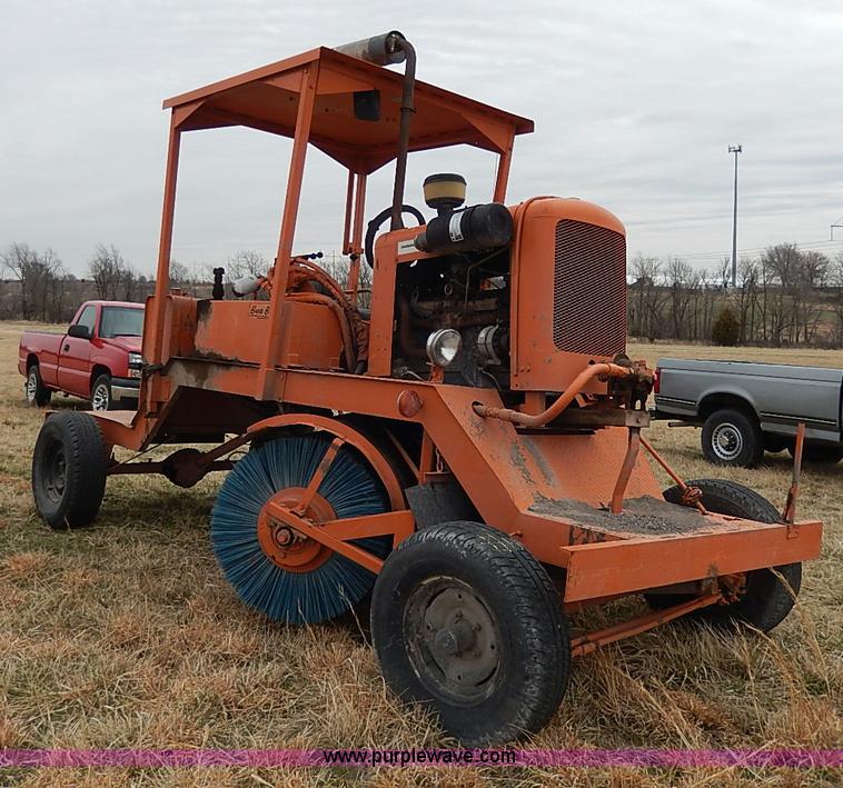 image for item I3723 1974 Broce Broom 10 broom