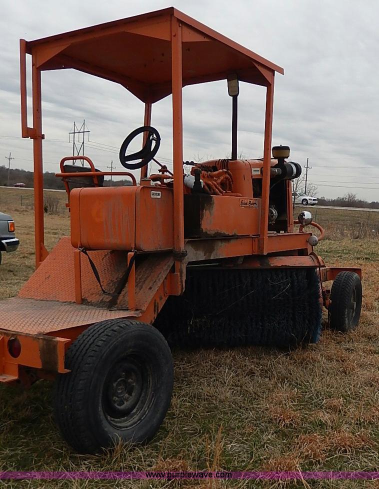 image for item I3723 1974 Broce Broom 10 broom