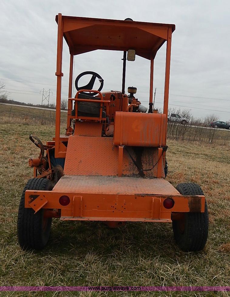 image for item I3723 1974 Broce Broom 10 broom