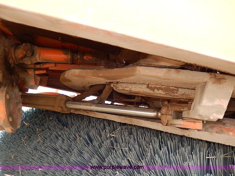 image for item I3723 1974 Broce Broom 10 broom