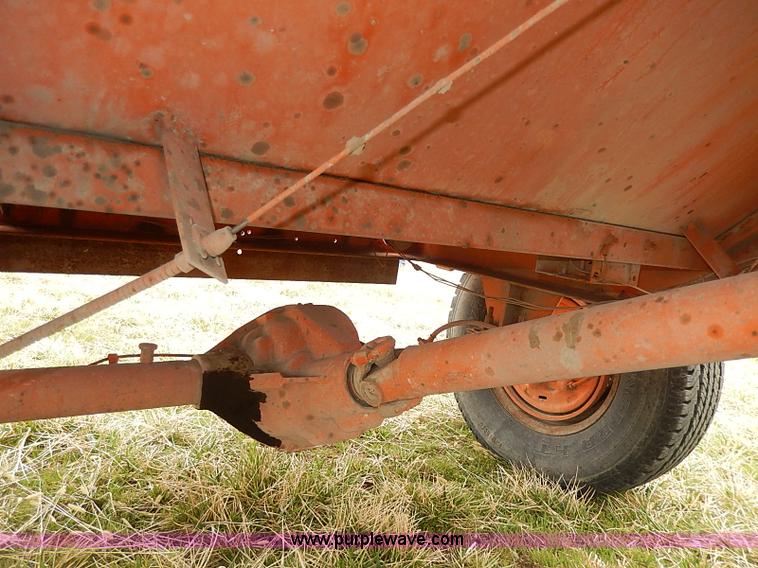 image for item I3723 1974 Broce Broom 10 broom