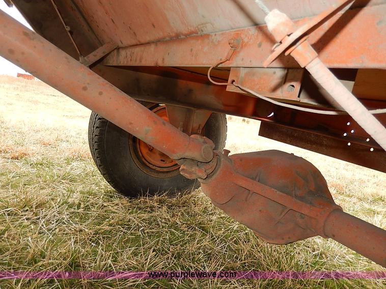 image for item I3723 1974 Broce Broom 10 broom