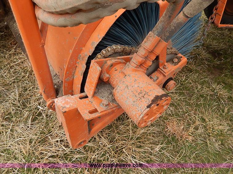 image for item I3723 1974 Broce Broom 10 broom