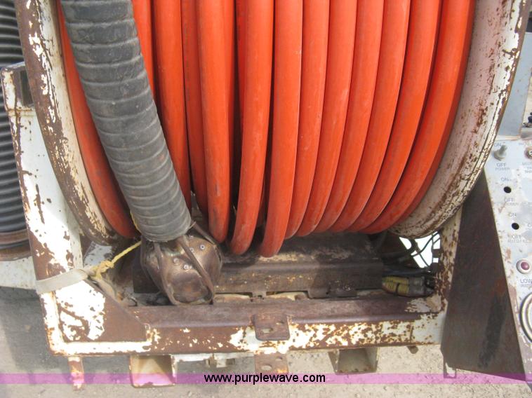 image for item I5548 1994 Ford LT8000 vacuum truck