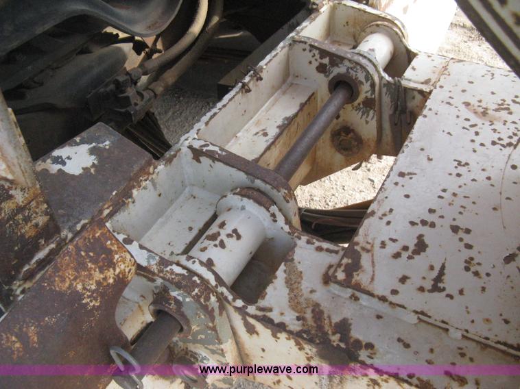 image for item I5548 1994 Ford LT8000 vacuum truck