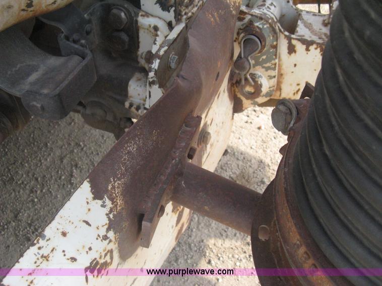 image for item I5548 1994 Ford LT8000 vacuum truck