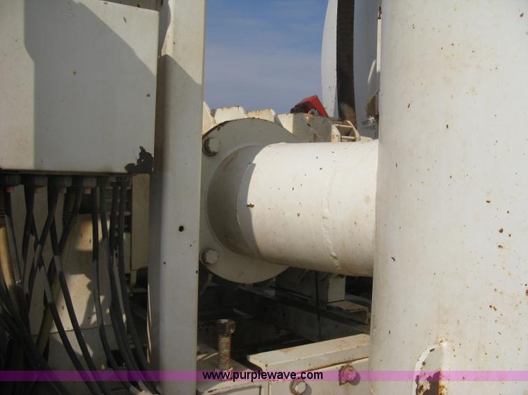 image for item I5548 1994 Ford LT8000 vacuum truck