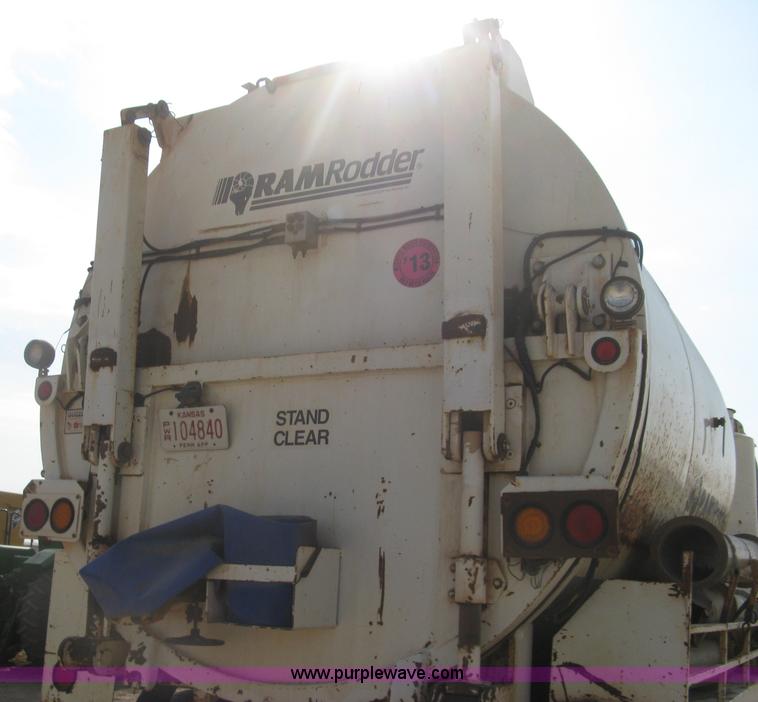 image for item I5548 1994 Ford LT8000 vacuum truck