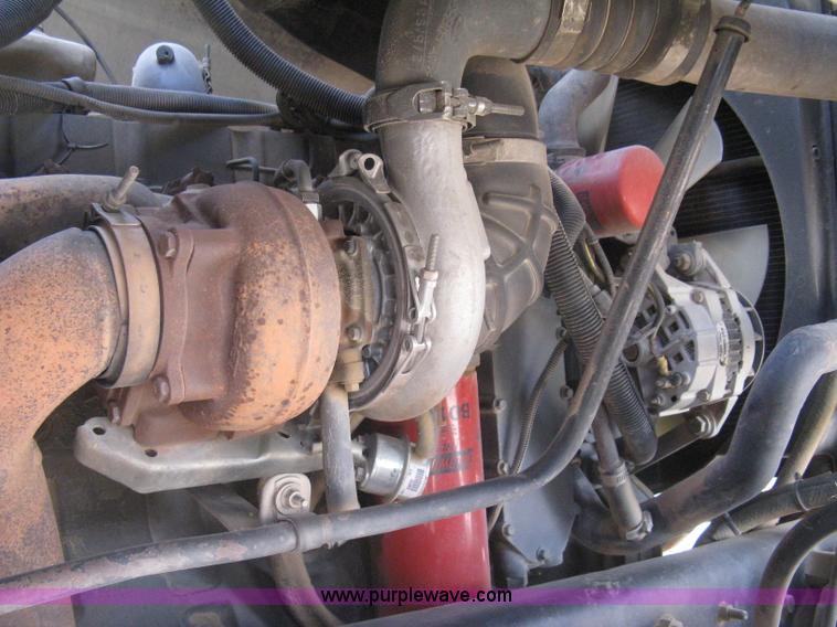 image for item I5548 1994 Ford LT8000 vacuum truck