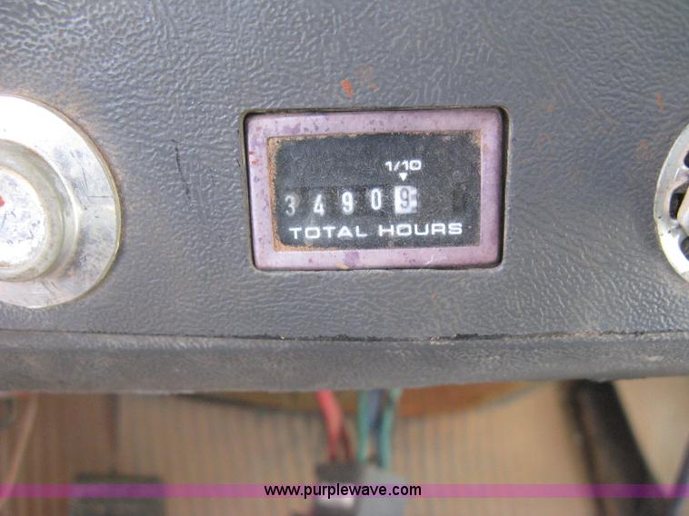 image for item I5548 1994 Ford LT8000 vacuum truck