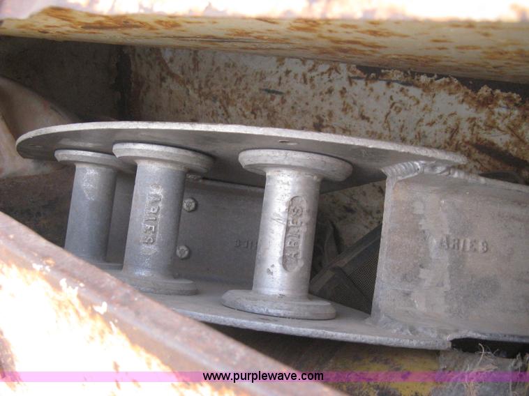 image for item I5548 1994 Ford LT8000 vacuum truck