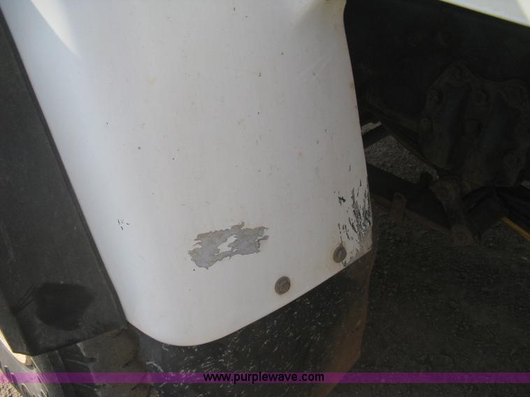 image for item I5548 1994 Ford LT8000 vacuum truck