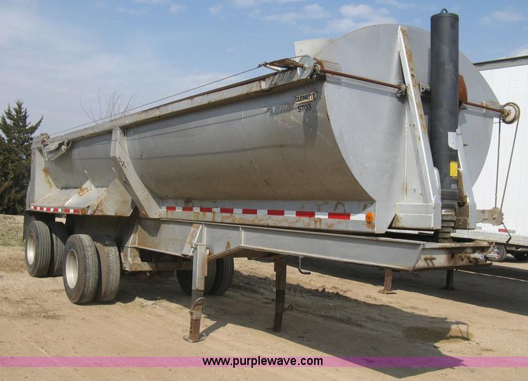 image for item I5549 1995 Clement barrel dump trailer