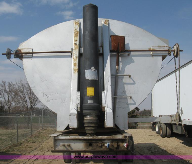 image for item I5549 1995 Clement barrel dump trailer